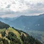 Alpengarten 4